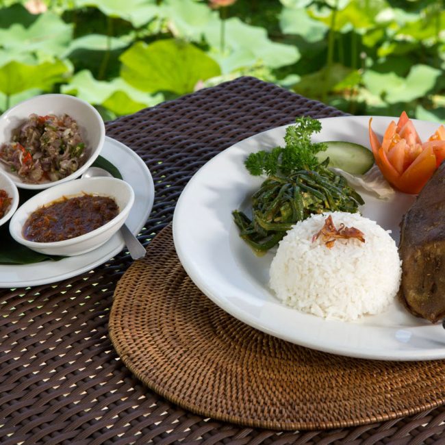 Bebek Tepi Sawah Singapura